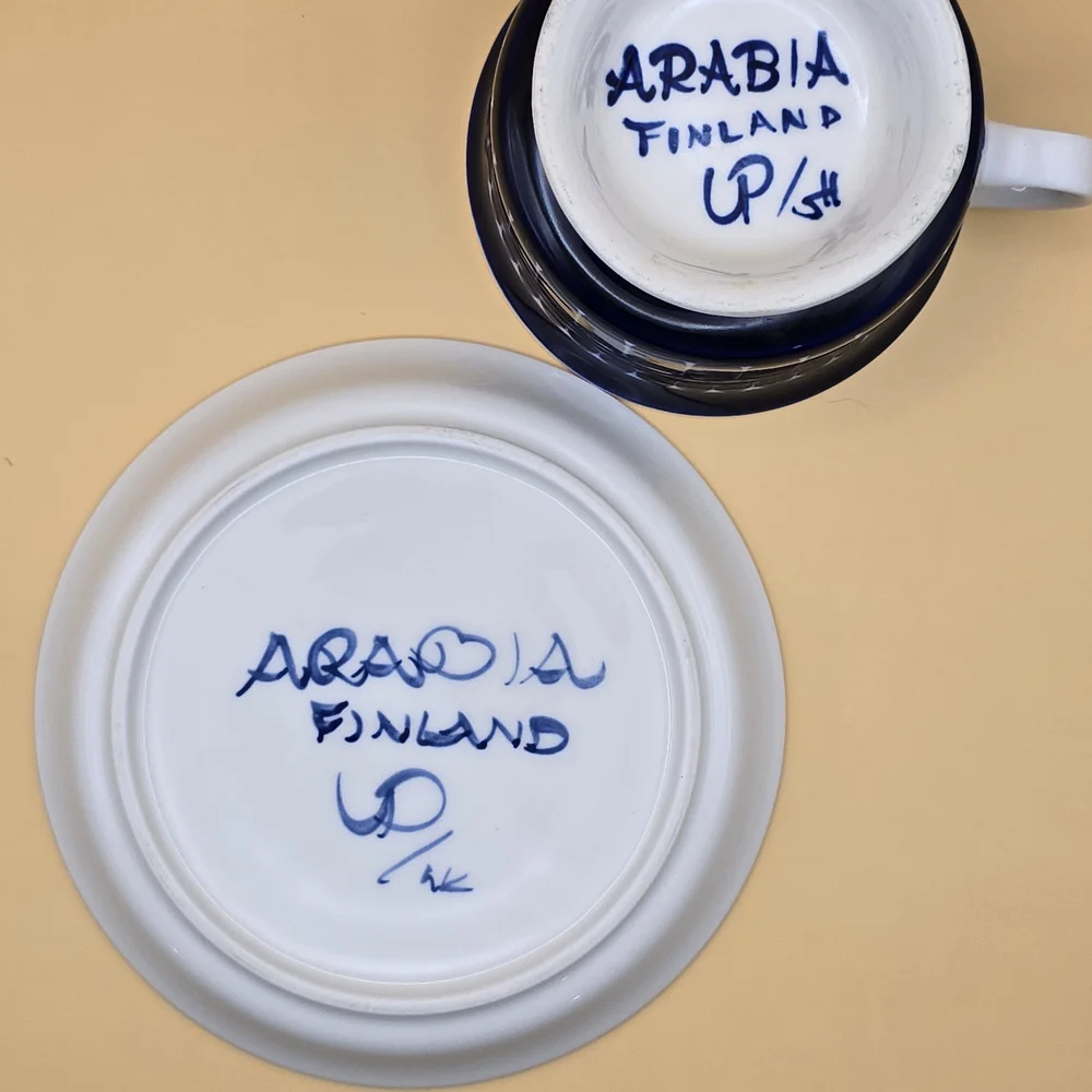 Vintage Arabia Of Finland Valencia tea cups & saucers designed by Ulla Procope